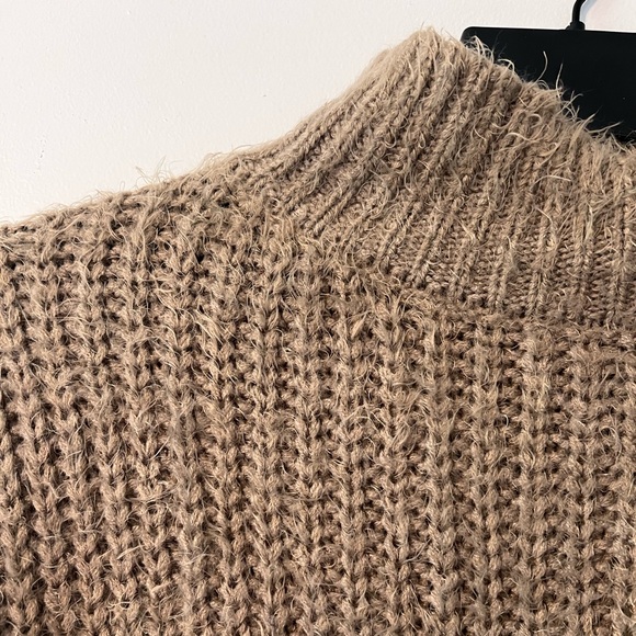 Brown sweater - Picture 2 of 3